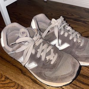 NEW BALANCE SHOES